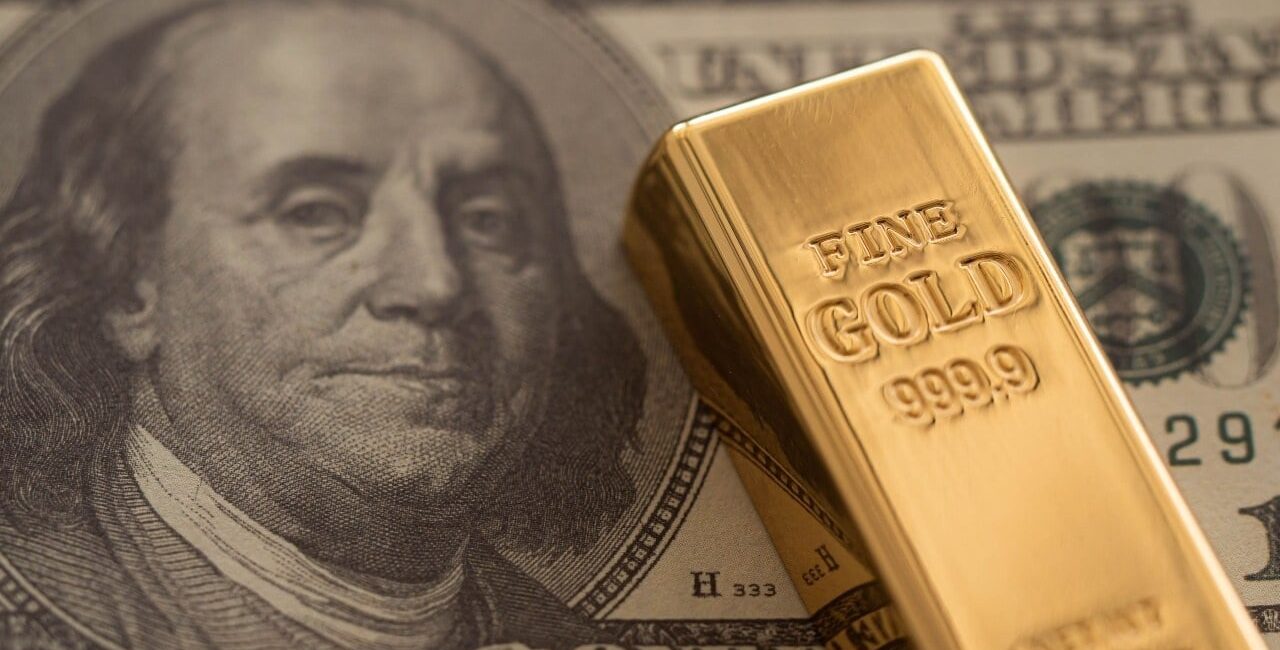 Strategist Warns Gold Surpassed US Treasuries as Reserve Asset: A Dollar Rebalancing Might Follow